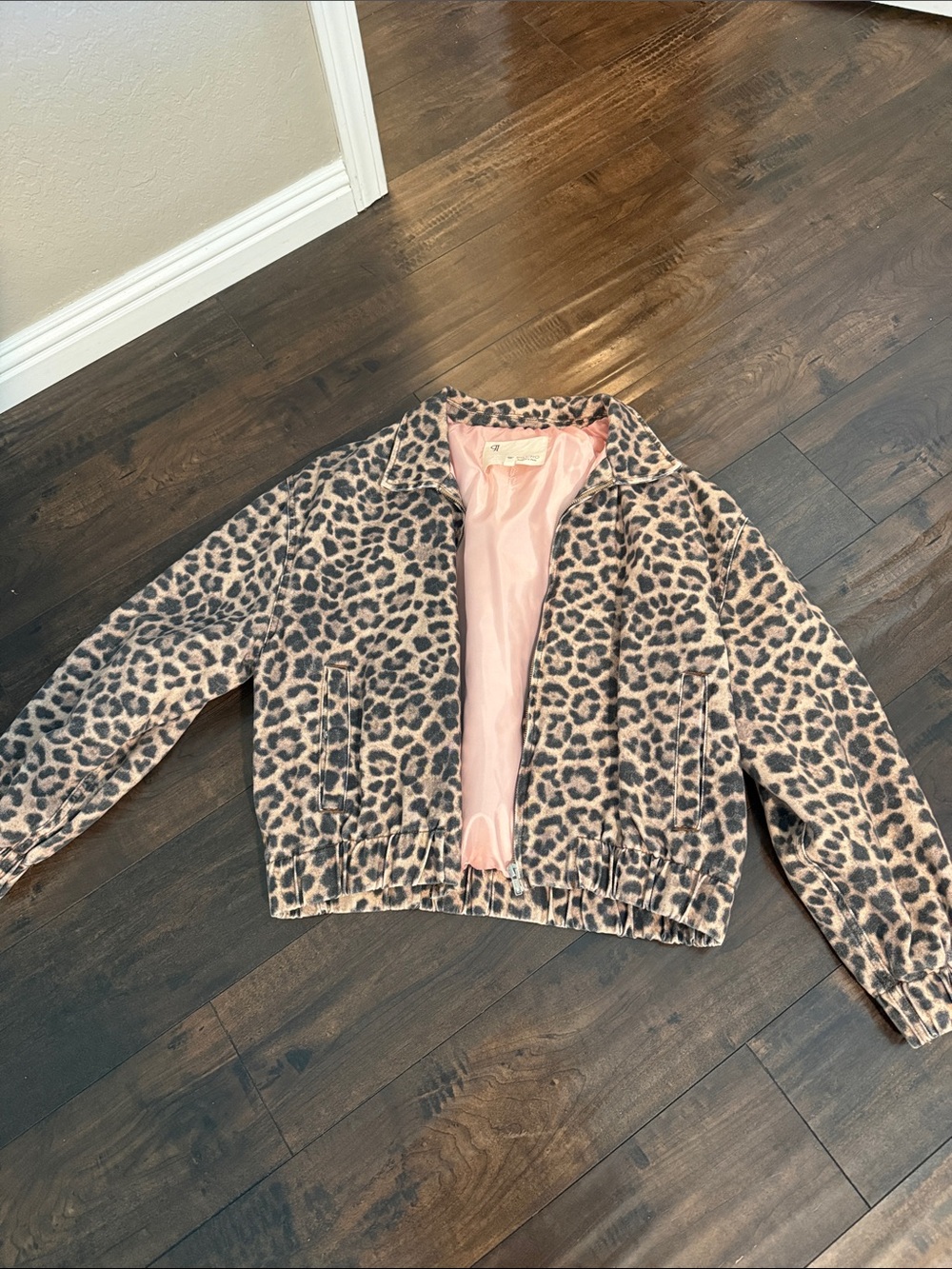 Women’s Leopard Print Bomber Jacket Anthropologie Size M